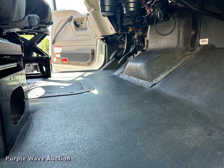 image for item LR9369 2009 Sterling  sewer jetter truck