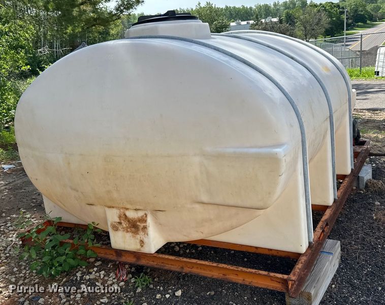 image for item LR9370 Poly tank