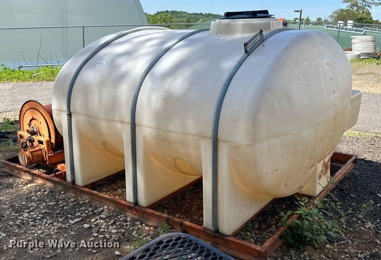 image for item LR9370 Poly tank