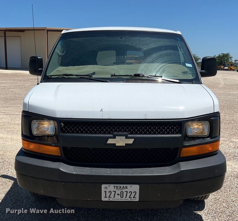 image for item LU9895 2008 Chevrolet Express 1500 van