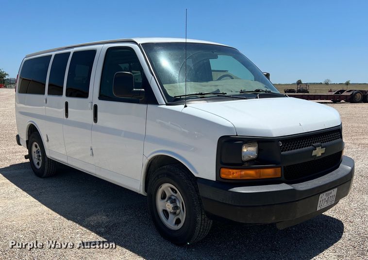image for item LU9895 2008 Chevrolet Express 1500 van