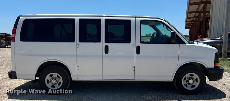 image for item LU9895 2008 Chevrolet Express 1500 van