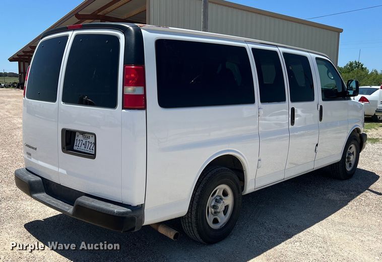 image for item LU9895 2008 Chevrolet Express 1500 van