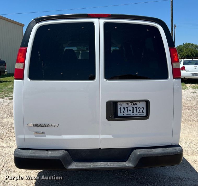 image for item LU9895 2008 Chevrolet Express 1500 van