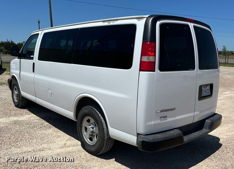 image for item LU9895 2008 Chevrolet Express 1500 van