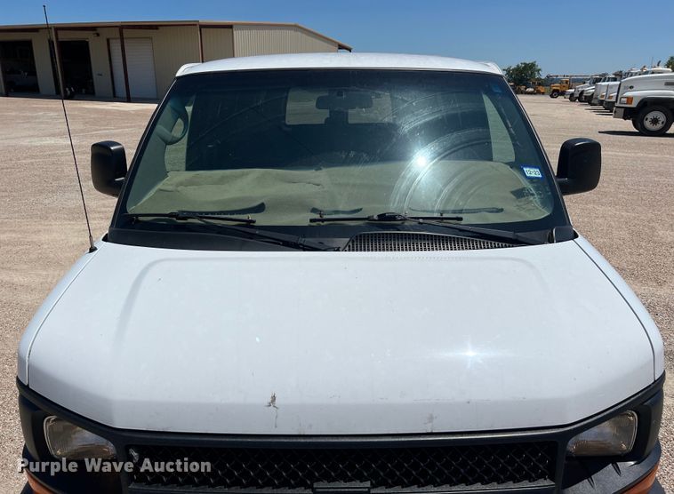 image for item LU9895 2008 Chevrolet Express 1500 van