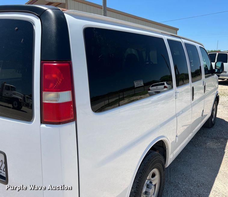 image for item LU9895 2008 Chevrolet Express 1500 van