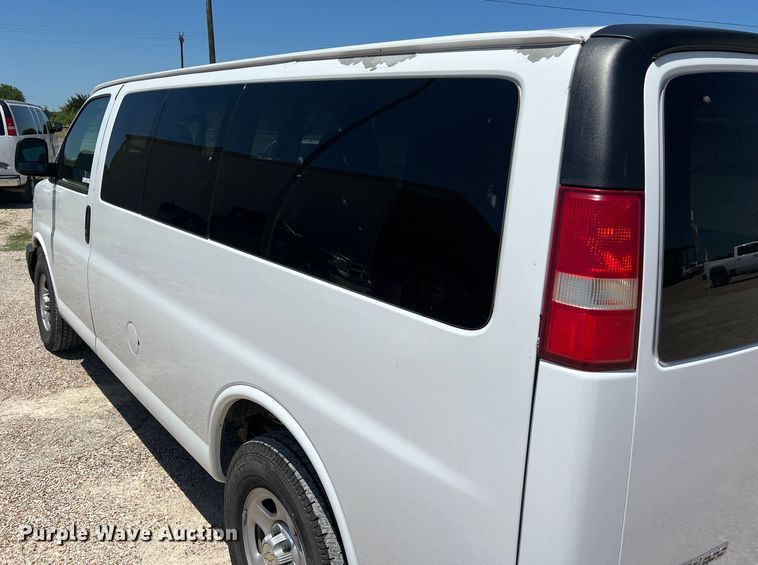 image for item LU9895 2008 Chevrolet Express 1500 van