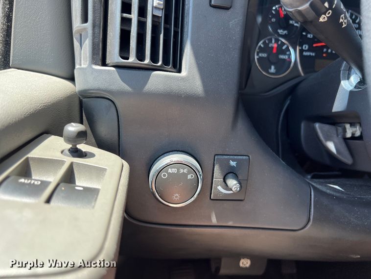 image for item LU9895 2008 Chevrolet Express 1500 van