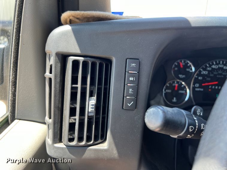 image for item LU9895 2008 Chevrolet Express 1500 van