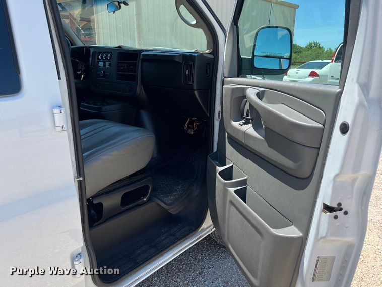image for item LU9895 2008 Chevrolet Express 1500 van