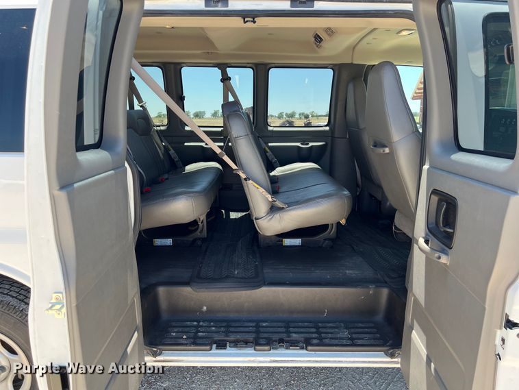 image for item LU9895 2008 Chevrolet Express 1500 van
