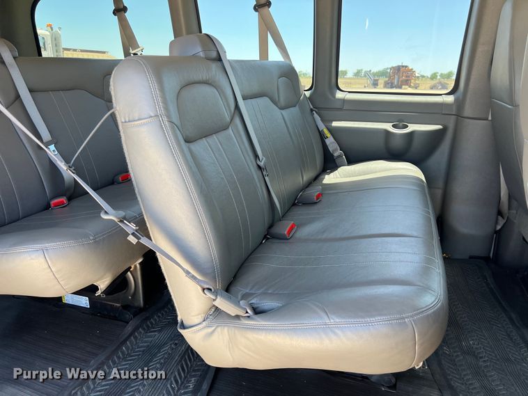 image for item LU9895 2008 Chevrolet Express 1500 van