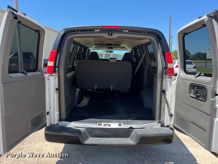 image for item LU9895 2008 Chevrolet Express 1500 van