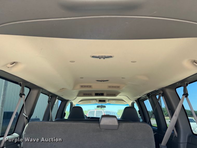 image for item LU9895 2008 Chevrolet Express 1500 van