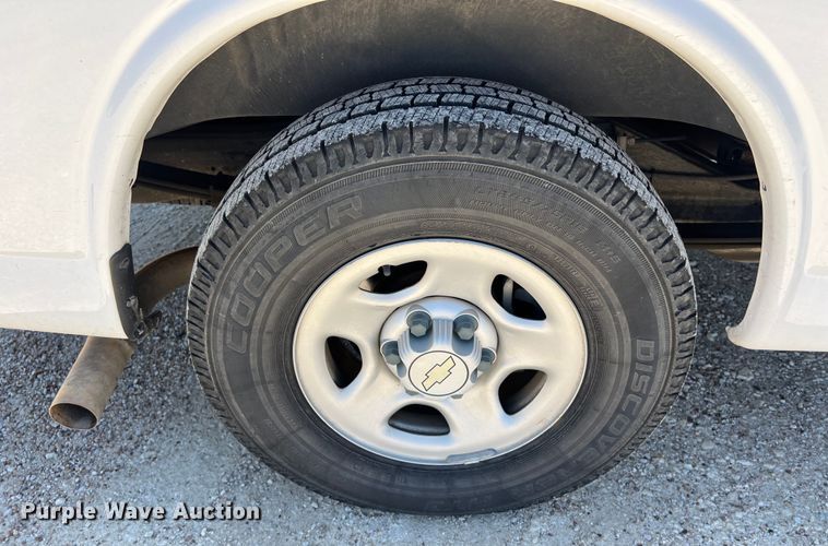 image for item LU9895 2008 Chevrolet Express 1500 van
