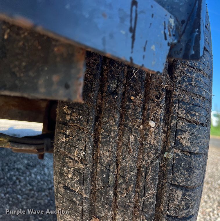 image for item LU9899 2010 C&M utility trailer