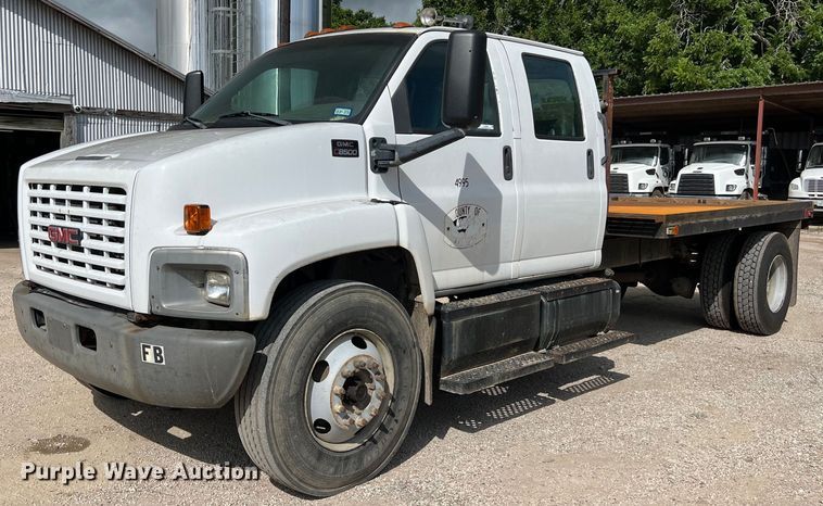 image for item LU9950 2004 GMC C8500 flatbed truck