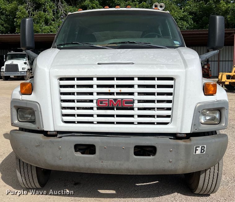image for item LU9950 2004 GMC C8500 flatbed truck