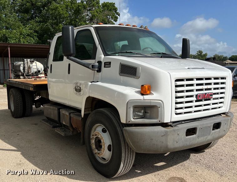 image for item LU9950 2004 GMC C8500 flatbed truck