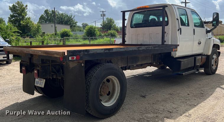 image for item LU9950 2004 GMC C8500 flatbed truck