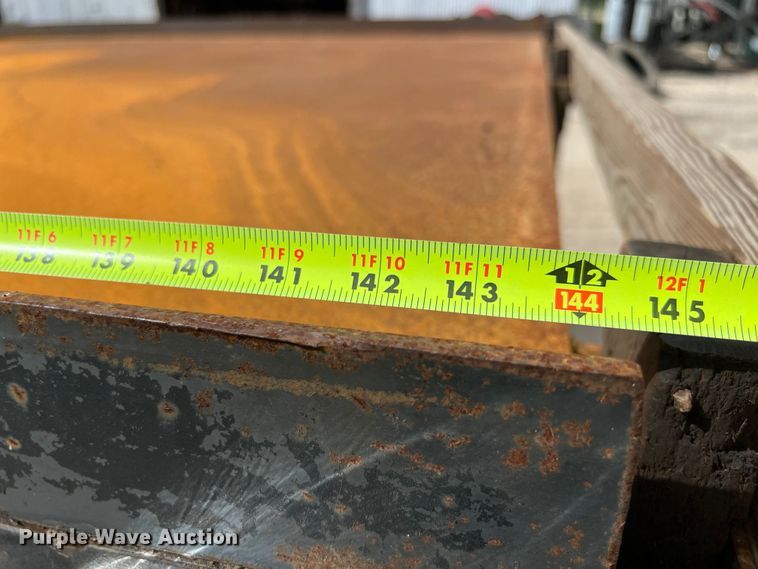 image for item LU9950 2004 GMC C8500 flatbed truck