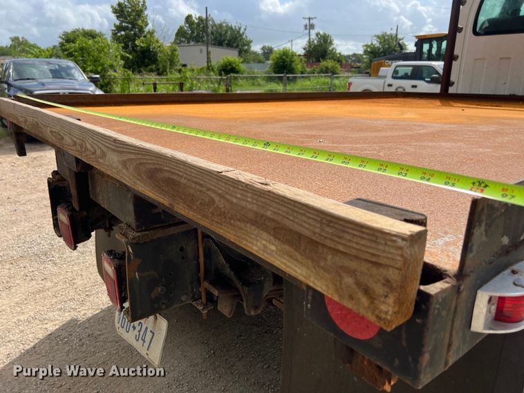 image for item LU9950 2004 GMC C8500 flatbed truck