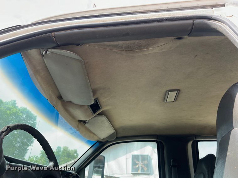 image for item LU9950 2004 GMC C8500 flatbed truck