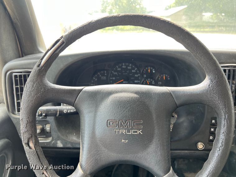 image for item LU9950 2004 GMC C8500 flatbed truck