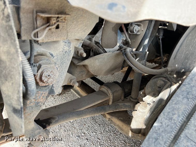 image for item LU9950 2004 GMC C8500 flatbed truck