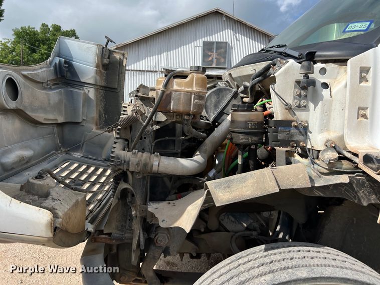 image for item LU9950 2004 GMC C8500 flatbed truck