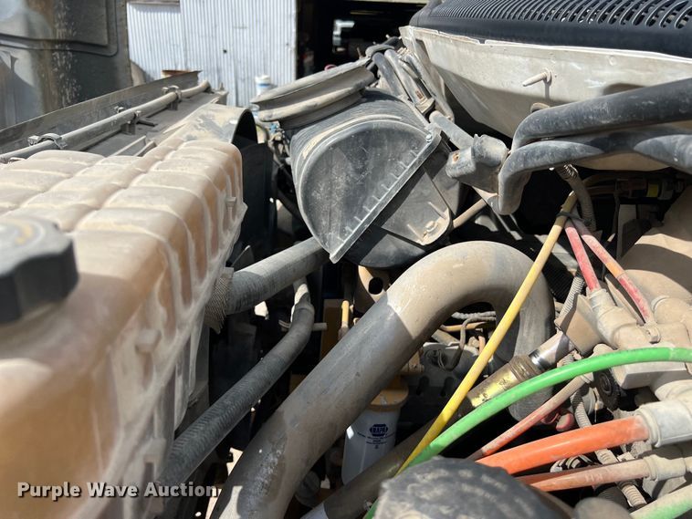 image for item LU9950 2004 GMC C8500 flatbed truck