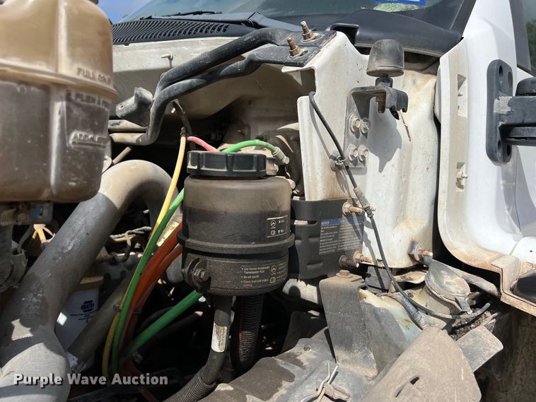 image for item LU9950 2004 GMC C8500 flatbed truck