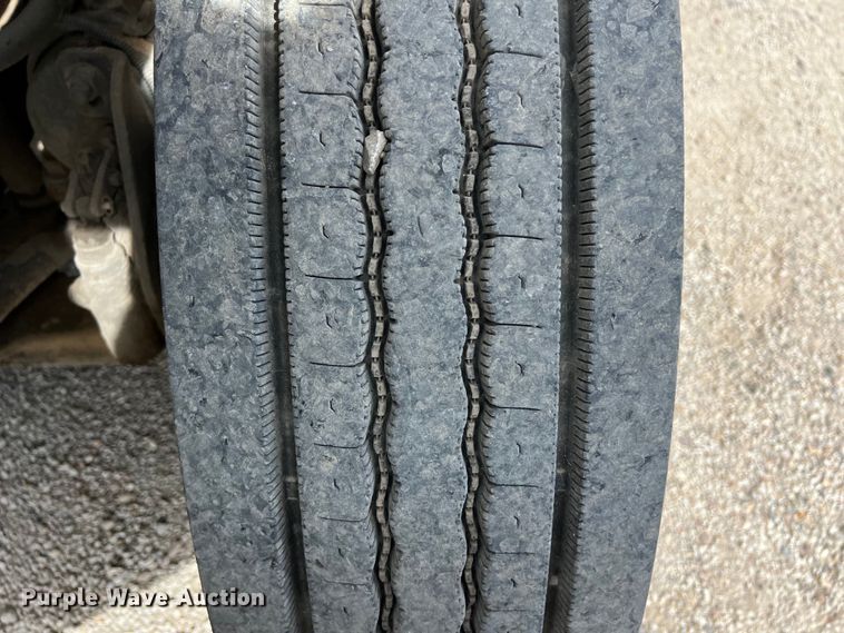 image for item LU9950 2004 GMC C8500 flatbed truck