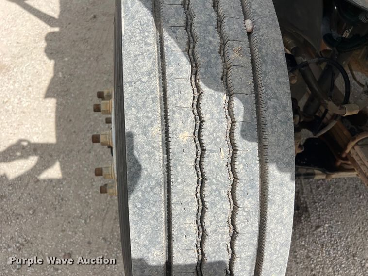 image for item LU9950 2004 GMC C8500 flatbed truck