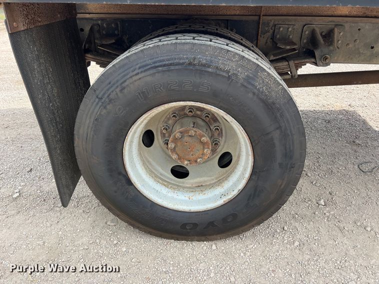 image for item LU9950 2004 GMC C8500 flatbed truck