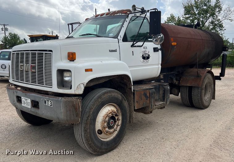 image for item LU9951 2002 GMC C8500 oil distributor truck