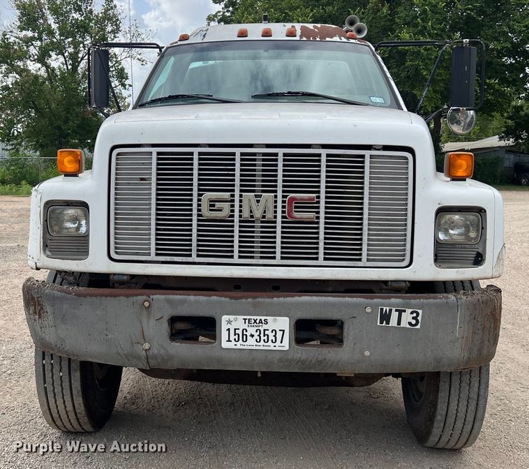 image for item LU9951 2002 GMC C8500 oil distributor truck