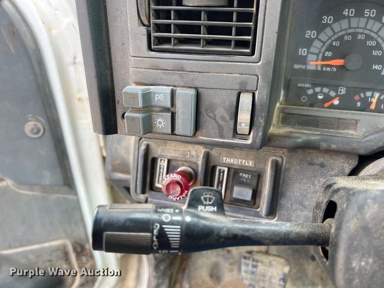 image for item LU9951 2002 GMC C8500 oil distributor truck