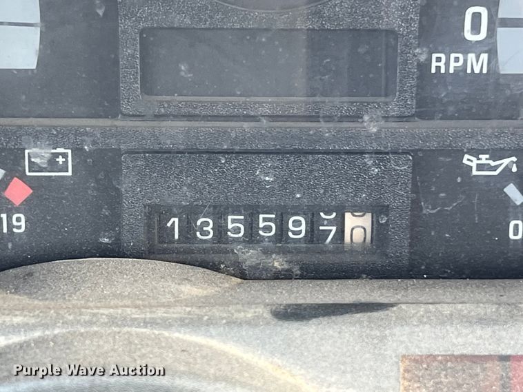 image for item LU9951 2002 GMC C8500 oil distributor truck