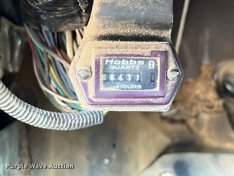 image for item LU9951 2002 GMC C8500 oil distributor truck