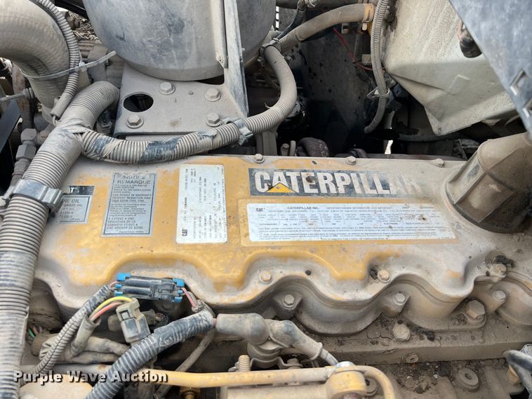 image for item LU9951 2002 GMC C8500 oil distributor truck