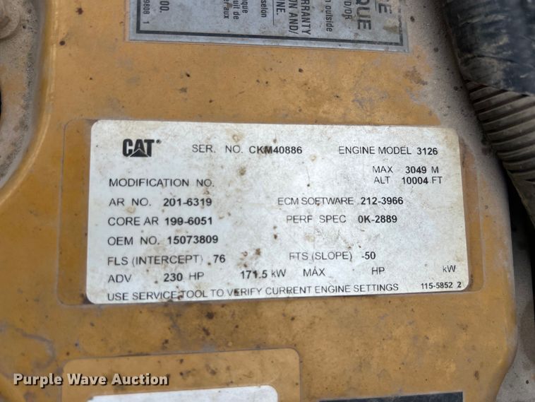 image for item LU9951 2002 GMC C8500 oil distributor truck