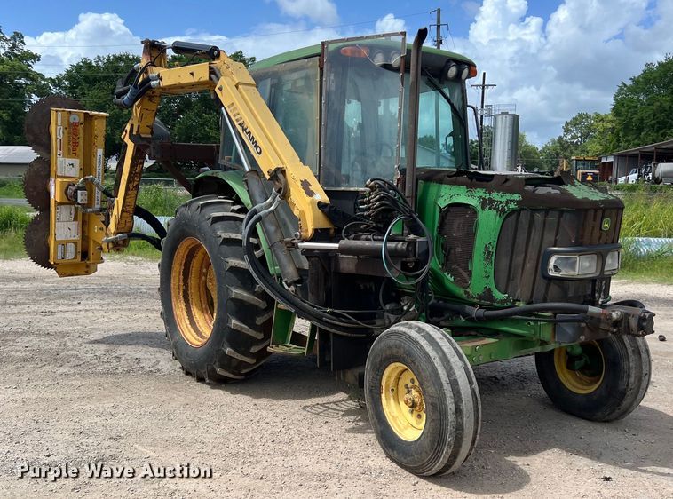 image for item LU9952 2003 John Deere  6420 tractor