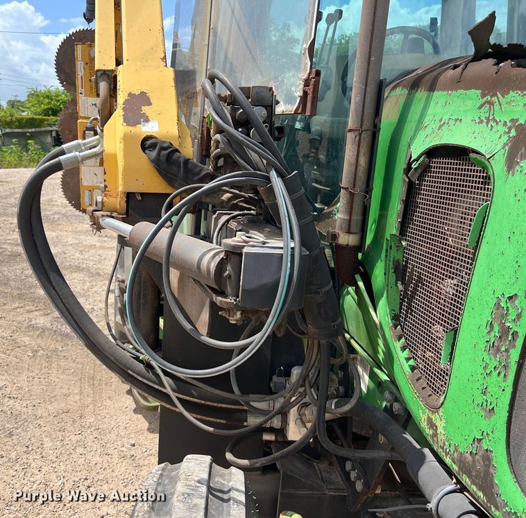 image for item LU9952 2003 John Deere  6420 tractor