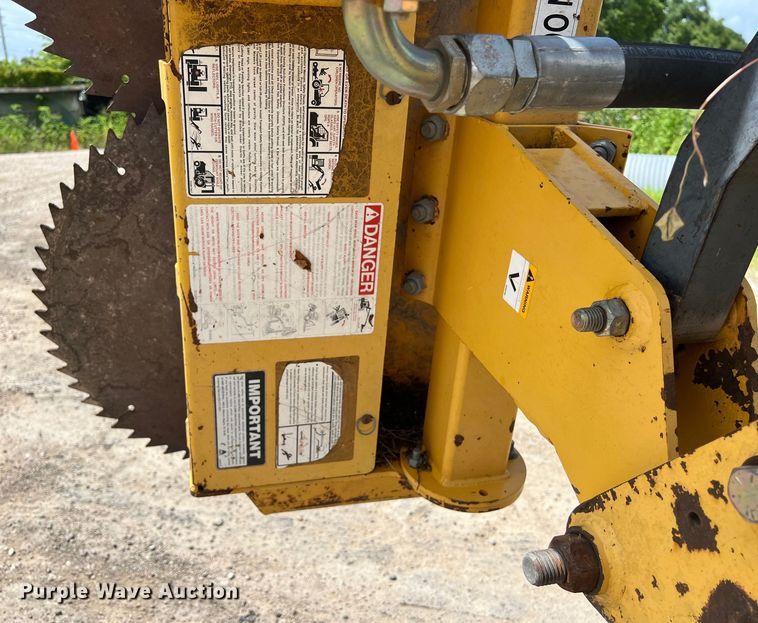 image for item LU9952 2003 John Deere  6420 tractor