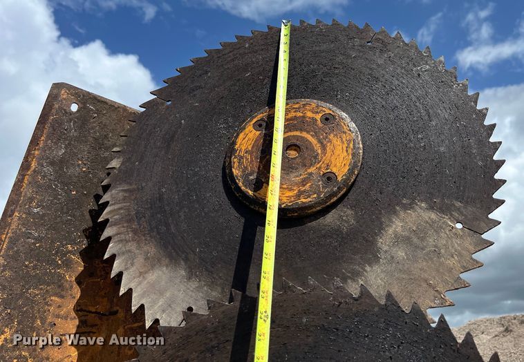 image for item LU9952 2003 John Deere  6420 tractor