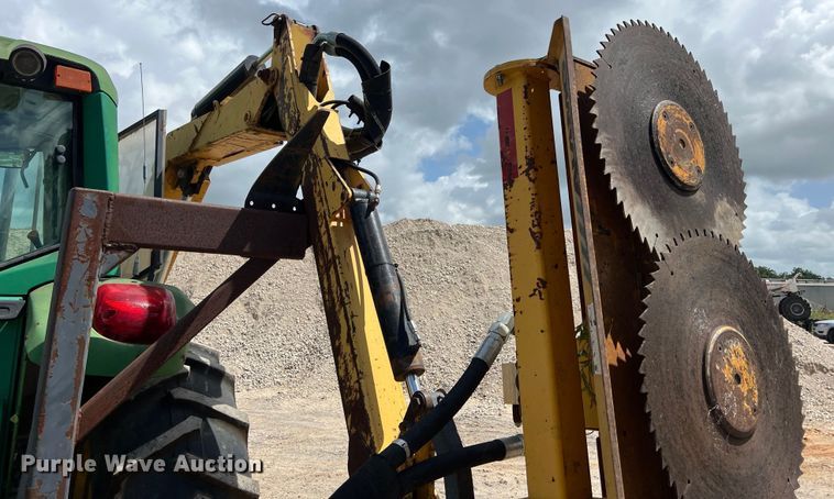 image for item LU9952 2003 John Deere  6420 tractor