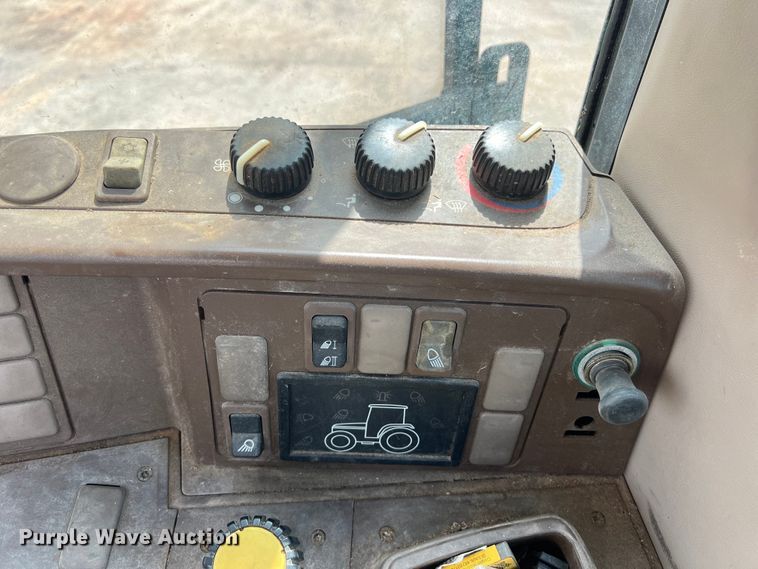 image for item LU9952 2003 John Deere  6420 tractor