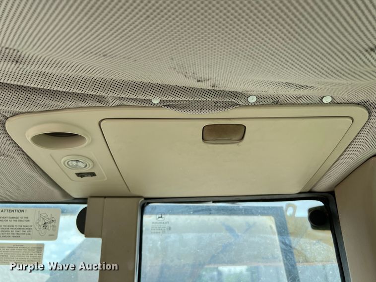 image for item LU9952 2003 John Deere  6420 tractor